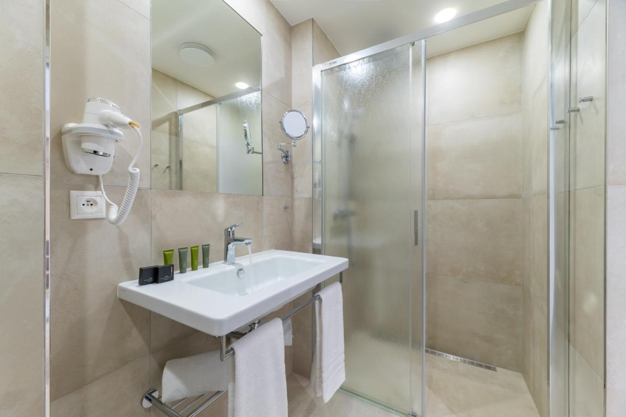 Wellness Hotel Iris Павлов Экстерьер фото