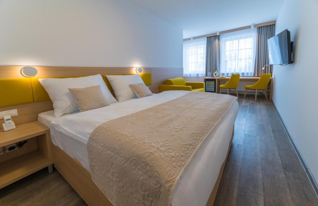 Wellness Hotel Iris Павлов Экстерьер фото