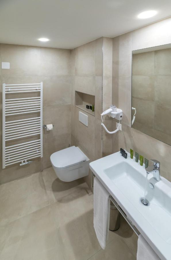 Wellness Hotel Iris Павлов Экстерьер фото