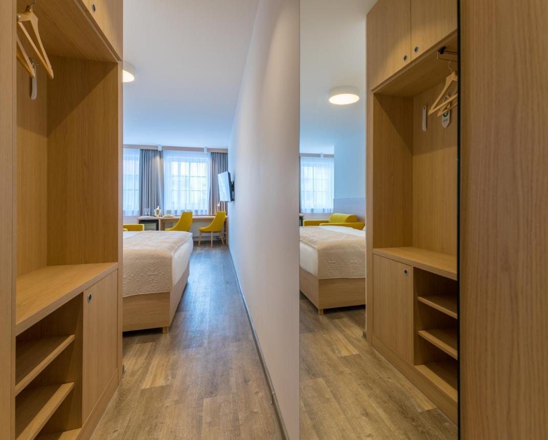 Wellness Hotel Iris Павлов Экстерьер фото