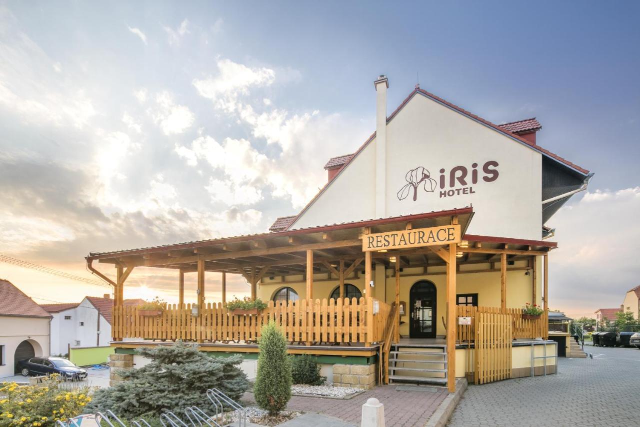 Wellness Hotel Iris Павлов Экстерьер фото